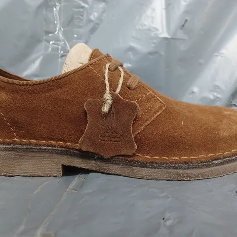 BOXED PAIR OF HUSH PUPPIES MEN'S SCOUT LACE UP SHOES IN TAN SIZE UK 6