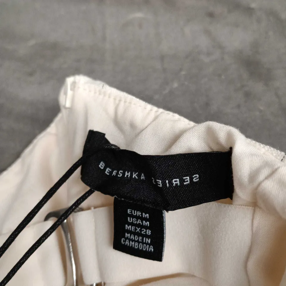 BERSHKA WOMEN'S WHITE PINSTRIPE SKIRT – SIZE M (EUR M / US M) 