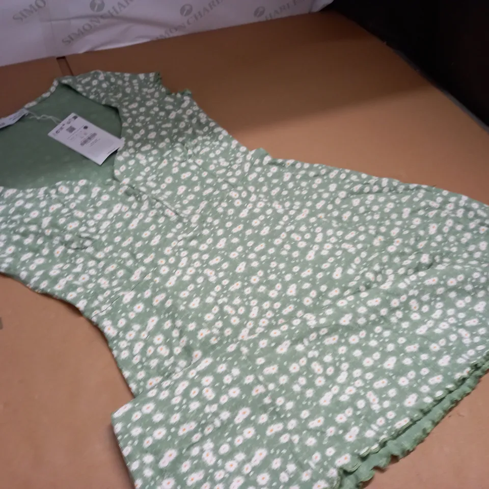 BERSHKA GREEN FLORAL VNECK DRESS - L