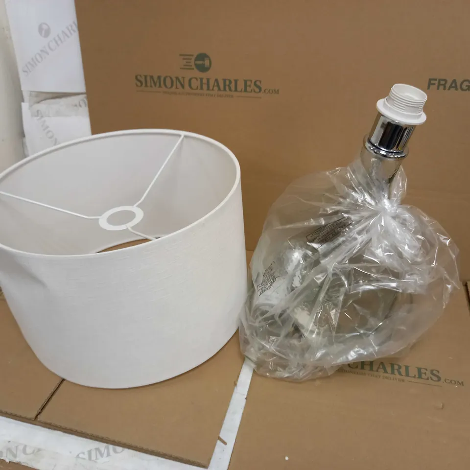 LOT OF 2 LAMPS: ONE TABLE LAMP (GLASS, WHITE SHADE), ONE CEILING LAMP (GLASS, ANTIQUATED BRASS FINISH)