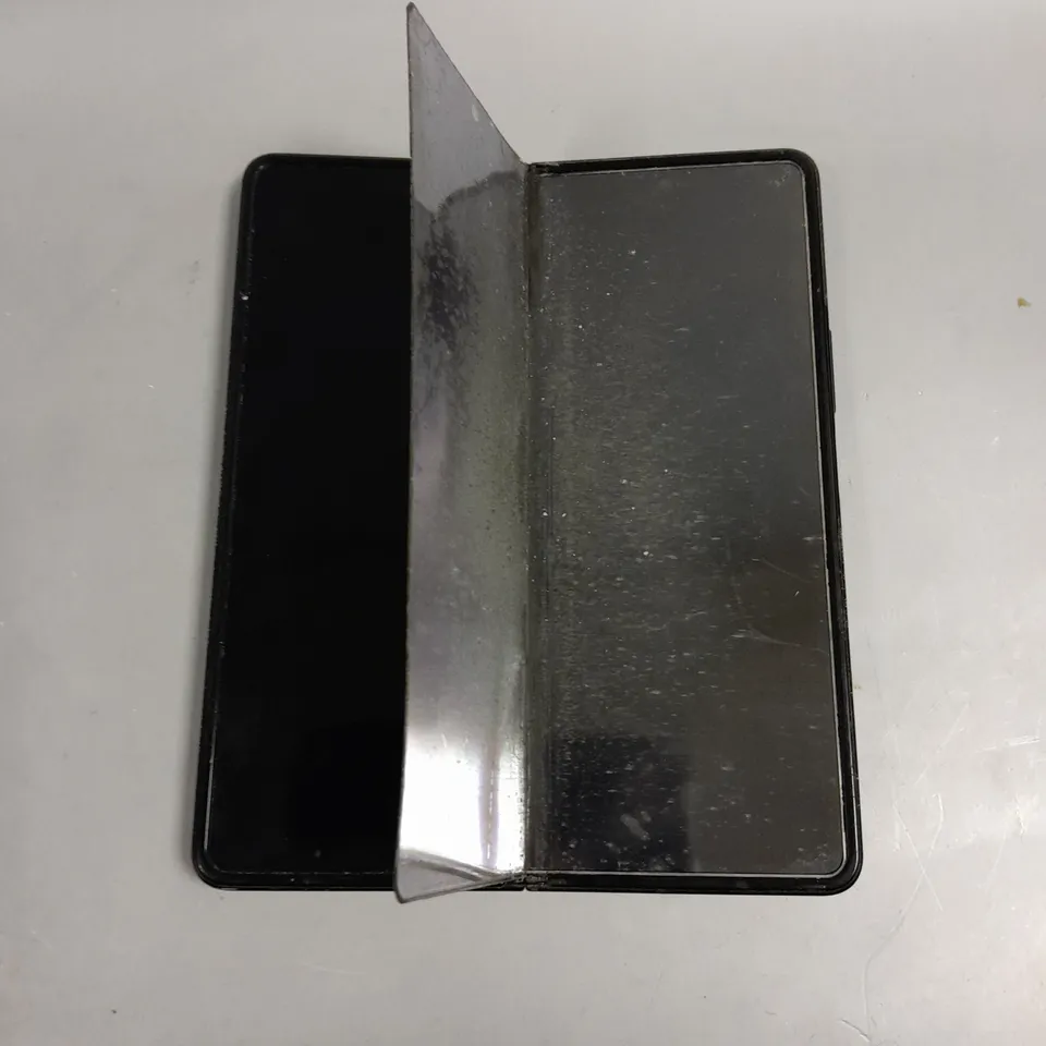 SAMSUNG GALAXY FOLD SMARTPHONE 