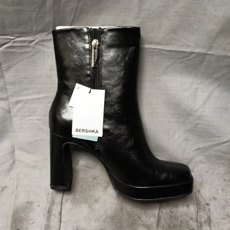 BERSHKA BLACK LEATHER PLATFORM BOOTS, UK 4 (EU 37) – WOMEN'S