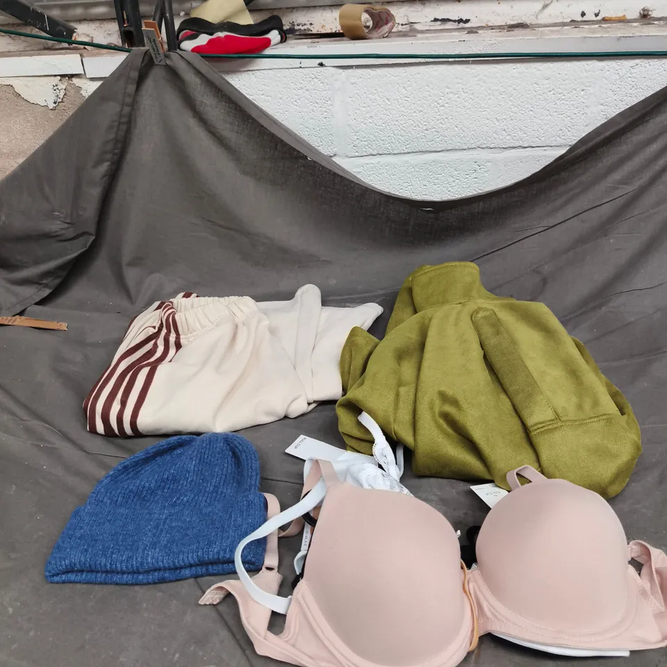 BOX OF APPROXIMATELY 30 ASSORTED CLOTHING ITEMS TO INCLUDE JOGGERS, GREEN ZIP UP JACKET, BLUE BEANIE, M&S BRAS ETC