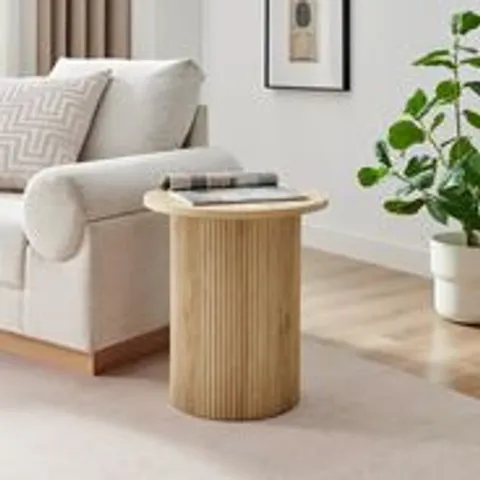BOXED PENROSE ROUND OAK EFFECT PEDESTAL SIDE TABLE (2 BOXES)