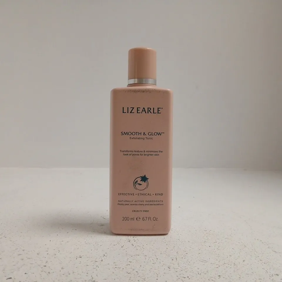 LIZ EARLE SMOOTH & GLOW EXFOLIATING TONIC (200ML)