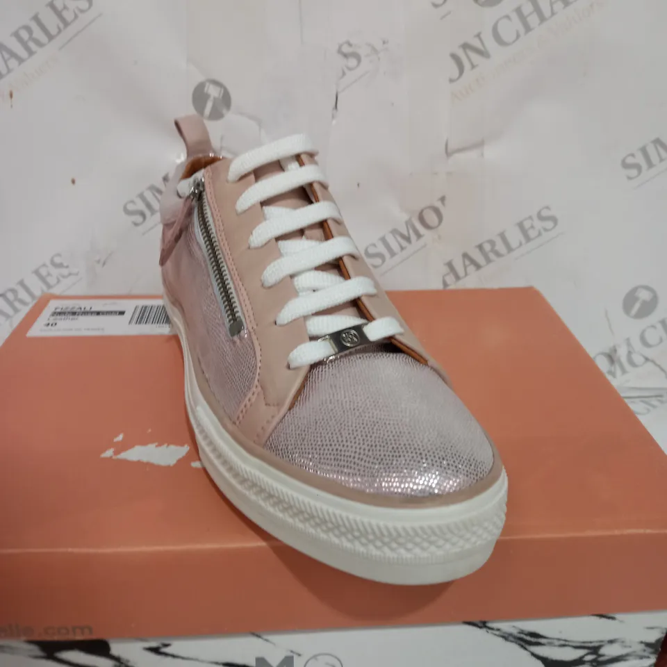 MODA IN PELLE NUDE/ROSE FIZZALI TRAINERS - SIZE 7