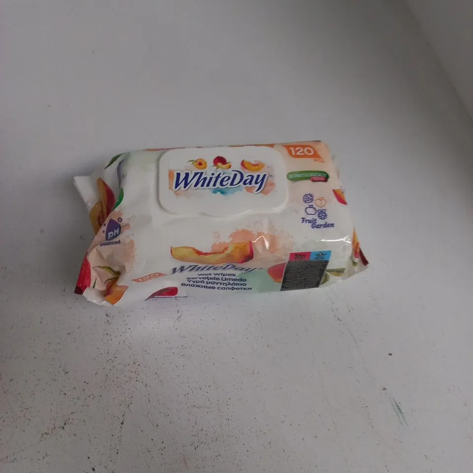TOTE OF APPROXIMATELY 12 ASSORTED ITEMS TO INCLUDE: WHITEDAY WET WIPES