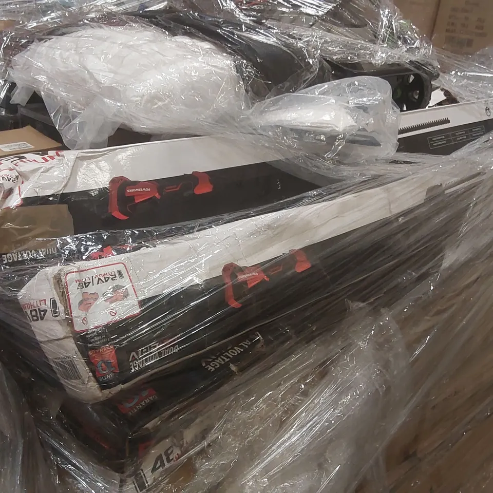 PALLET CONTAINING A LARGE QUANTITY OF GARDEN TOOLS AND OTHER ASSORTED ITEMS INCLUDING: LAWN MOWER, POWERWORKS HEDGE TRIMMERS ECT