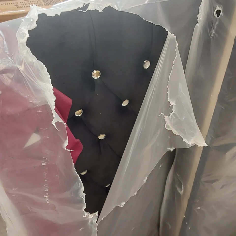 WRAPPED PRESIDENT BED KING PLUSH VELVET STEEL (4 PIECES)