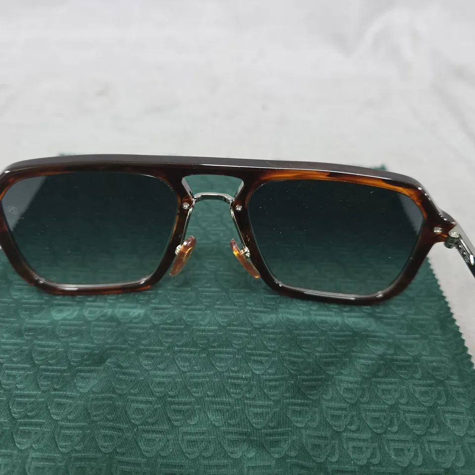 DAVID BECKHAM EYEWEAR SUNGLASSES – TORTOISESHELL FRAME