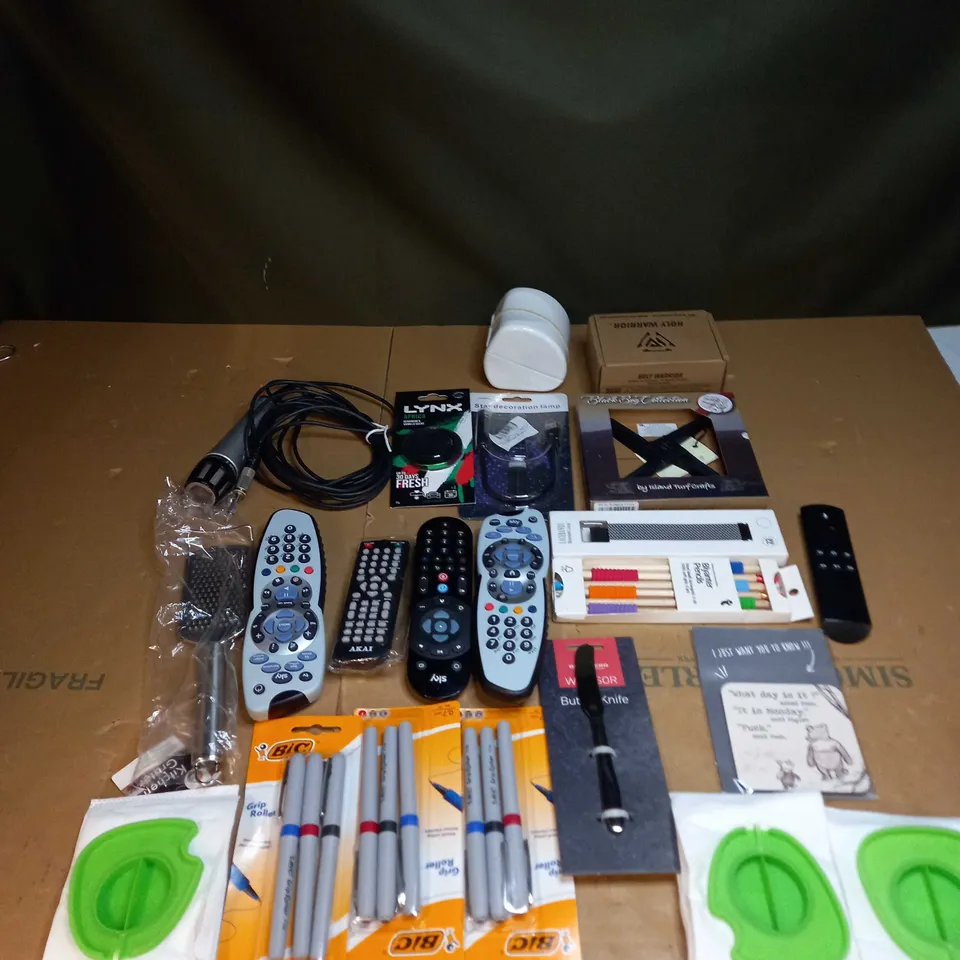 LOT OF ASSORTED ITEMS TO INCLUDE REMOTE CONTROLS, PENS AND PENCILS AND MICROPHONE