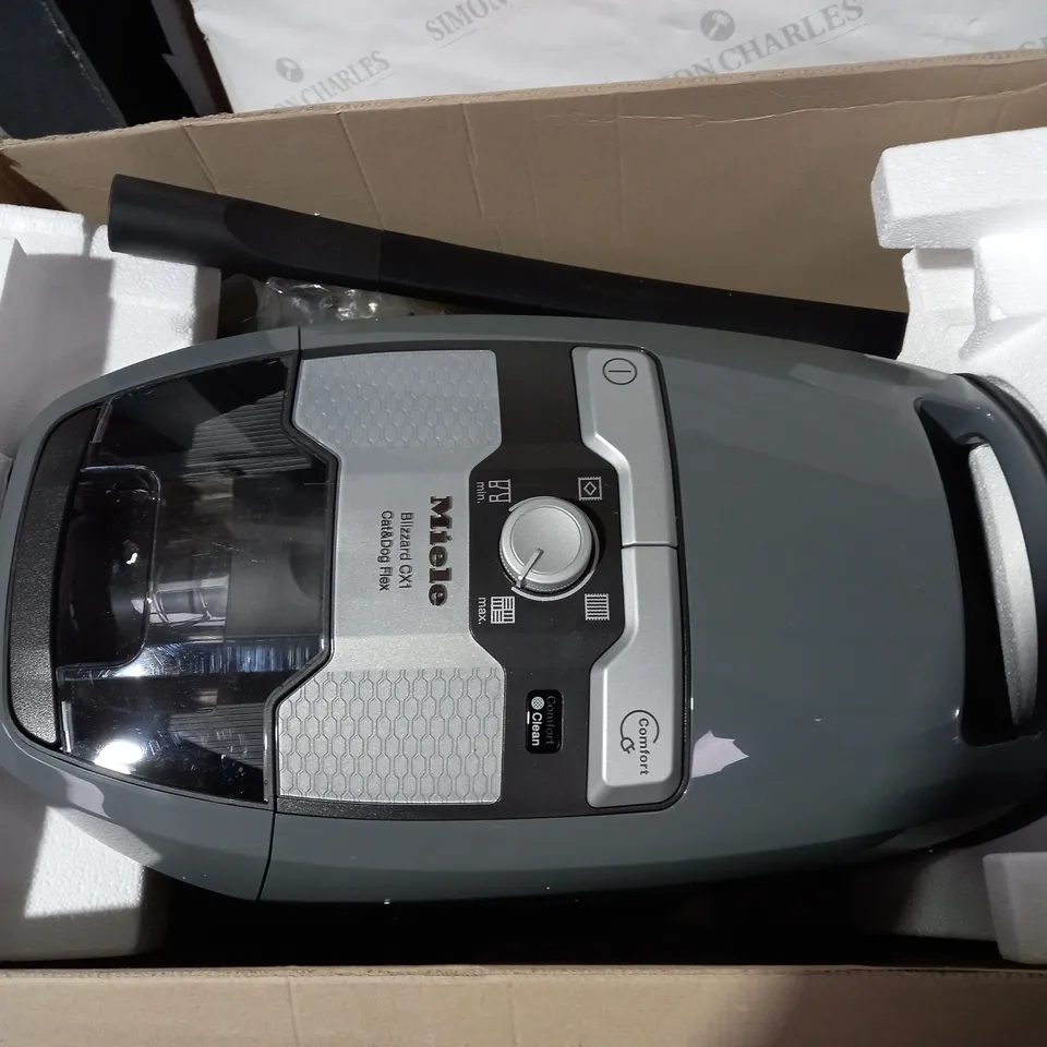 BOXED MIELE BLIZZARD CX1 CAT&DOG FLEX VACUUM CLEANER