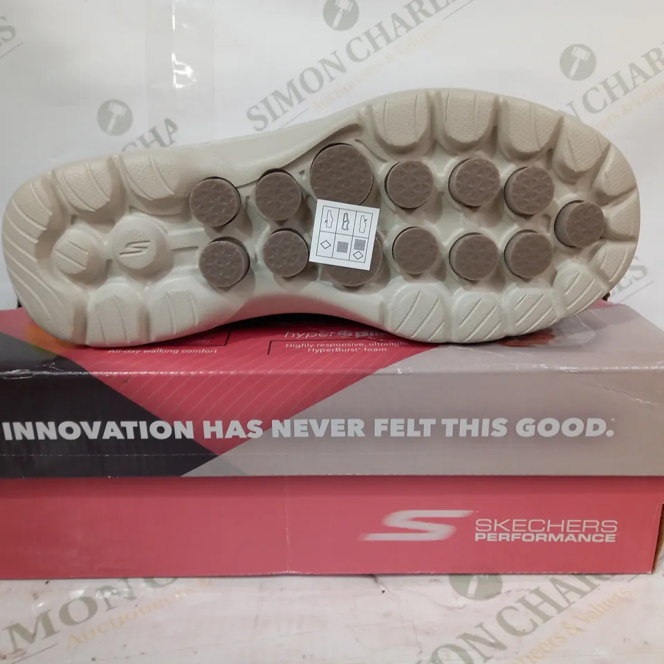 BOXED PAIR OF SKECHERS GO WALK 6 SHOES IN GREY UK SIZE 5