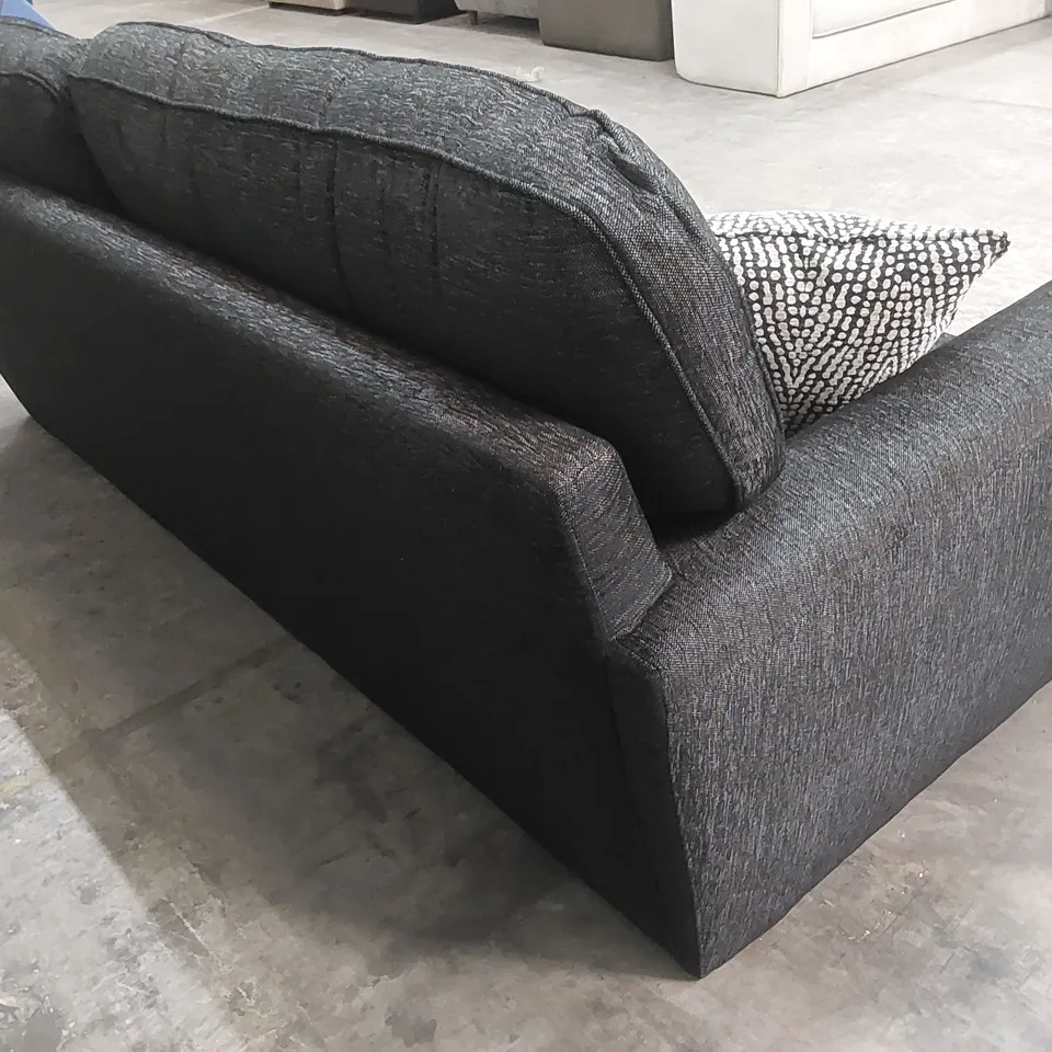 DESIGNER FABRIC UPHOLSTERED 3 SEATER SOFA WITH SCATTER CUSHIONS 