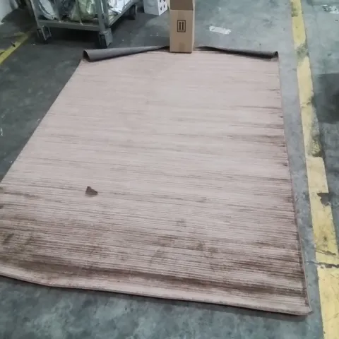 QUALITY DESIGNER AREA RUG - APPROXIMATELY 230x160