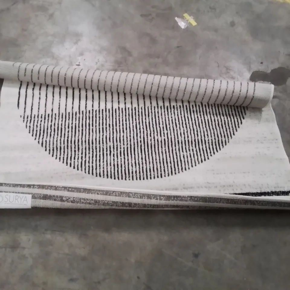 QUALITY DESIGNER AREA RUG - APPROXIMATELY 160X140CM