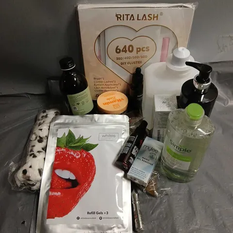 APPROXIMATELY 20 ASSORTED COSMETIC PRODUCTS INCLUDE - RITA LASH CLUSTER LASH KIT - SIMPLE MICELLAR WATER - THE BEAUTY CROP VITAMIN BABE SETTING POWDER - ETC