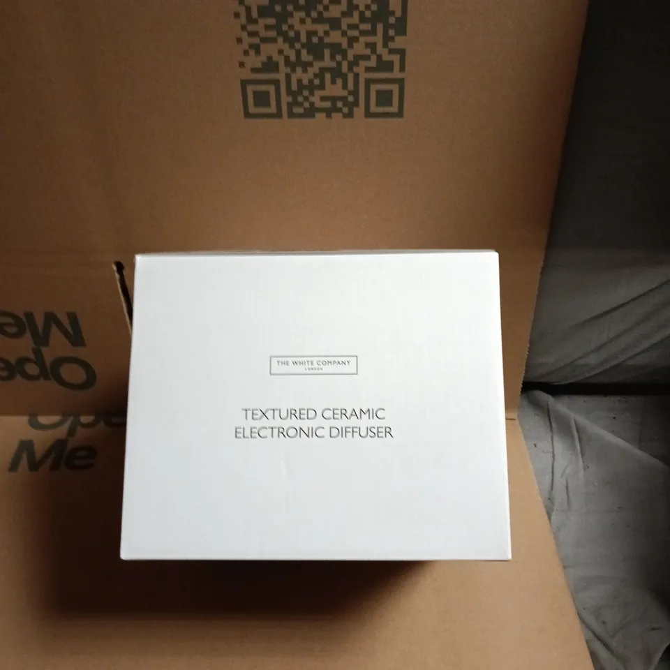 THE WHITE COMPANY TEXTURED CERAMIC ELECTRONIC DIFFUSER – BOXED