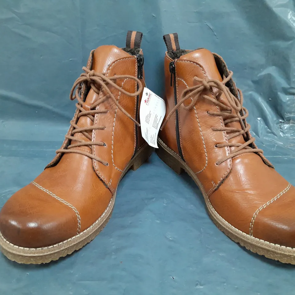 BOXED PAIR OF RIEKER ANKLE BOOTS IN TAN SIZE EU 41