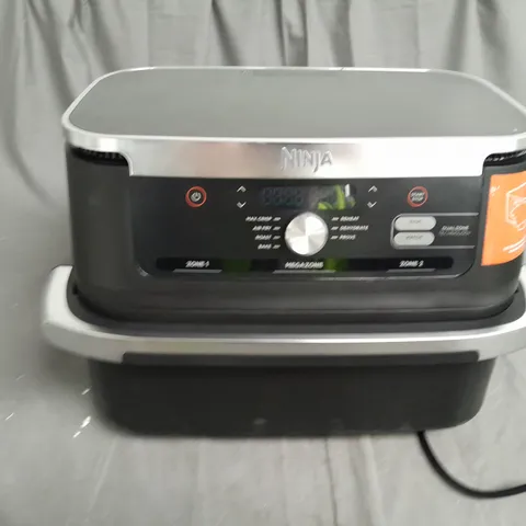 BOXED NINJA 10.4L FOODI FLEXDRAWER DUAL AIR FRYER IN BLACK AF500UK