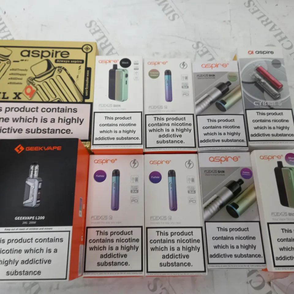 LOT OF 10 ASSORTED VAPING ITEMS TO INCLUDE GEEKVAPE AND ASPIRE