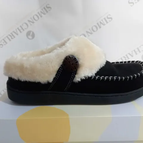 EARTH ORIGINS SLIPPER SIZE 7