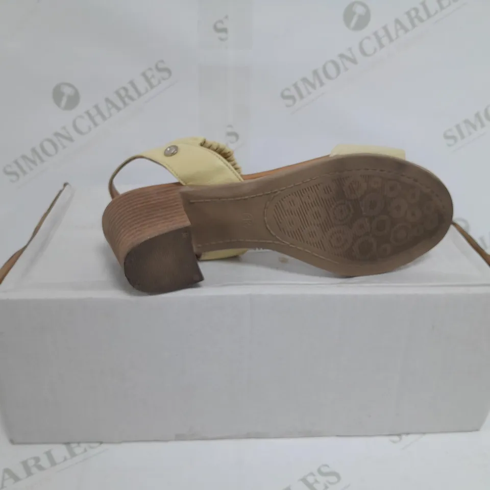 BOXED PAIR OF MODA IN PELLE HEELED SANDALS IN LEMON SIZE 5