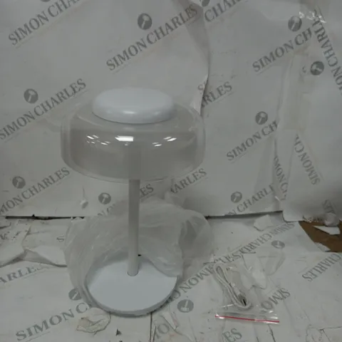 ZONJE TABLE LAMP IN WHITE