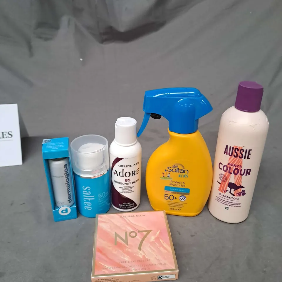 APPROXIMATELY 20 ASSORTED COSMETIC PRODUCTS TO INCLUDE AUSSIE COLOUR SHAMPOO, SOLTAN KIDS SUN SCREEN SPRAY AND NO7 EYESHADOW PALETTE