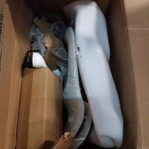 BOXED WHITE OFFICE/GAMING CHAIR