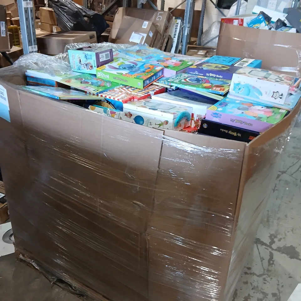 LARGE QUANTITY OF ASSORTED BOOKS