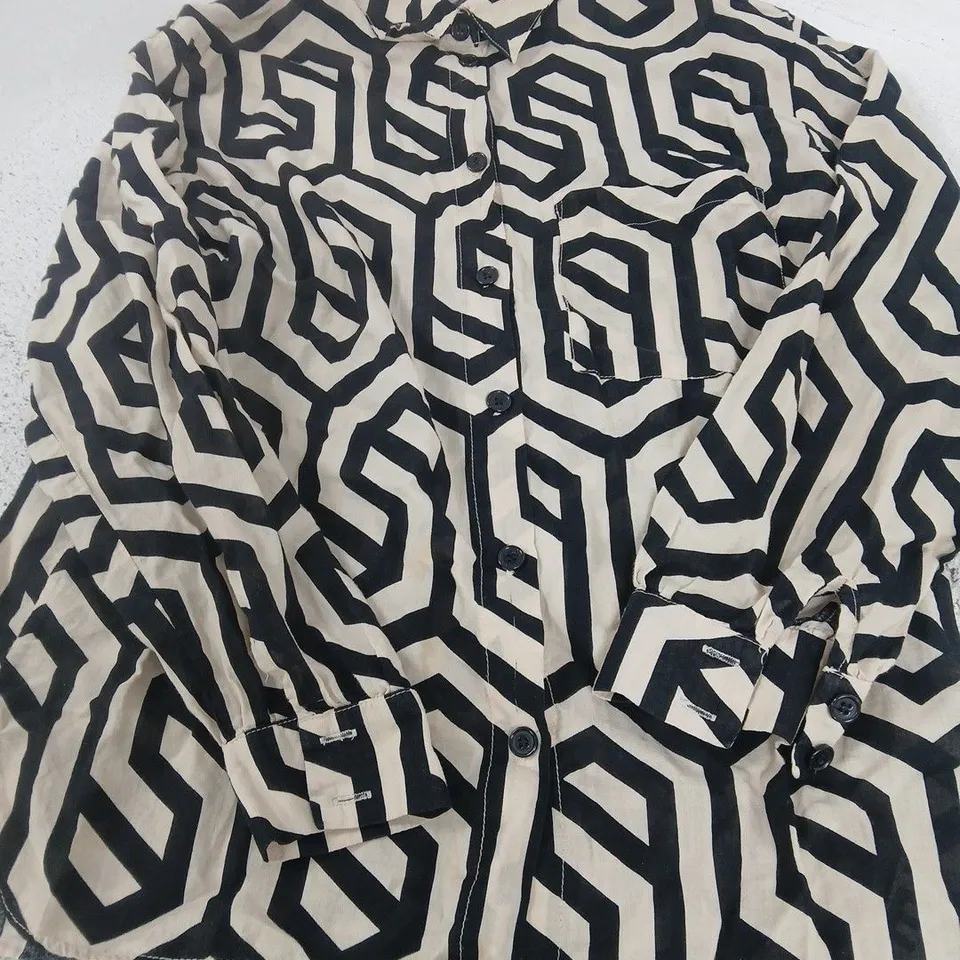ZARA GEOMETRIC-PRINT SHIRT – BEIGE/BLACK – UK S (EU S, US S) – MADE IN MOROCCO