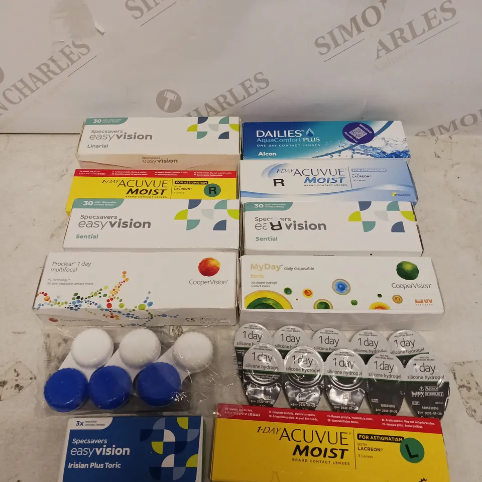 APPROXIMATELY 30 ASSORTED CONTACT LENS PRODUCTS & ACCESSORIES TO INCLUDE SOLUTION, CONTAINERS, LENSES ETC 