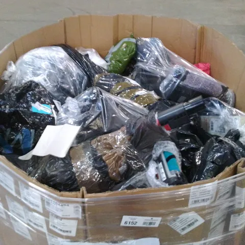 PALLET OF APPROXIMATELY 22 UNPROCESSED RAW RETURN HOUSEHOLD AND ELECTRICAL GOODS TO INCLUDE;