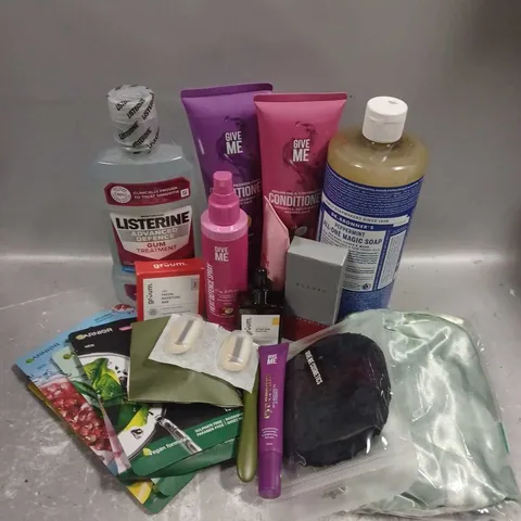 APPROXIMATELY 20 ASSORTED COSMETIC ITEMS TO INCLUDE - ESTRID RAZER - GARNIER FACE MASKS - GIVE ME HAND CREAM - ETC