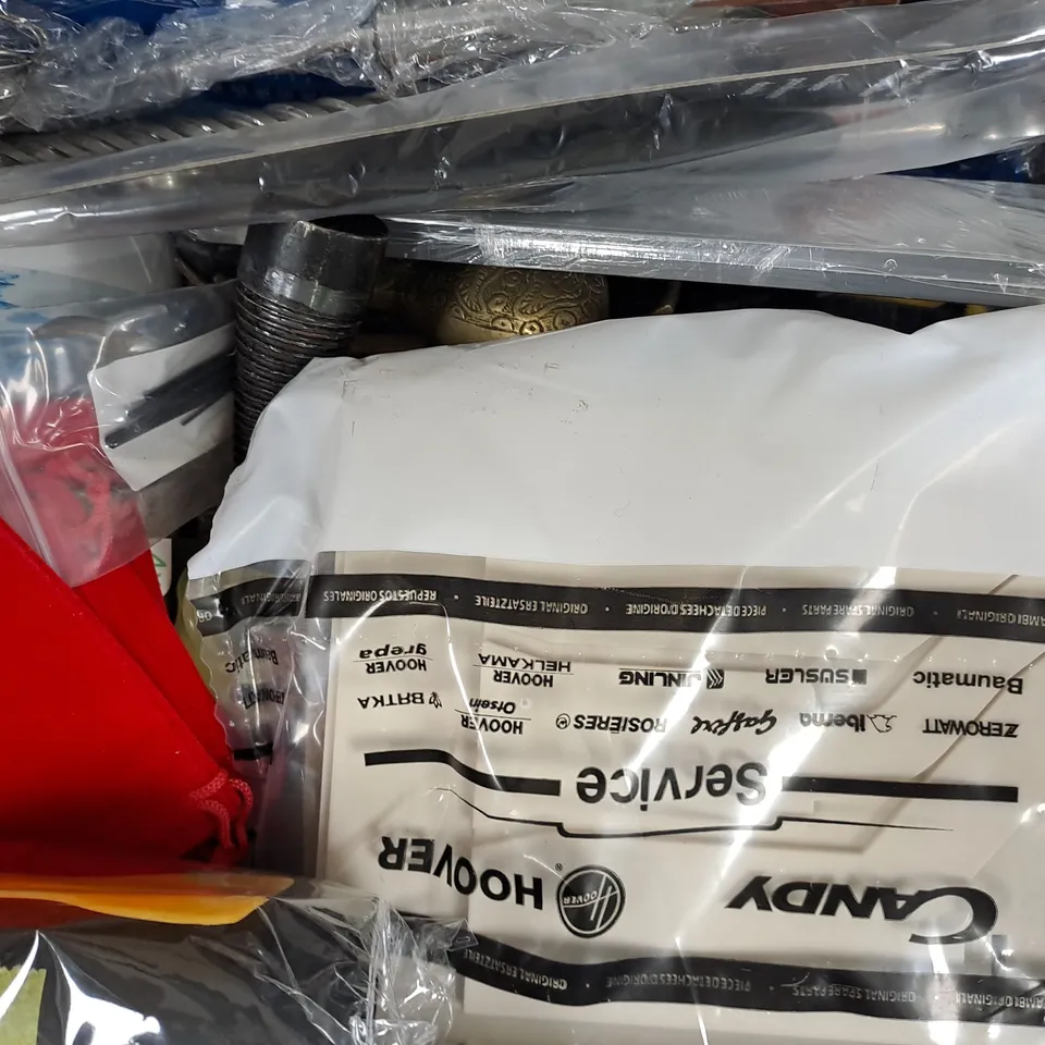 APPROXIMATELY 10 ASSORTED HOUSEHOLD ITEMS TO INCLUDE CUTTING WHEELS, PENCILS, ETC