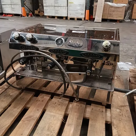 FRACINO CONTEMPO ELECTRONIC ESPRESSO 3-GROUP COFFEE MACHINE