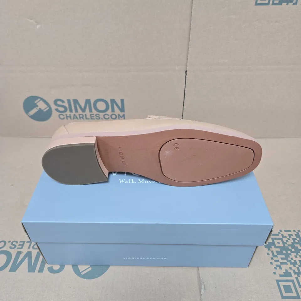 VIONIC WOMEN'S BEIGE PEBBLE-GRAIN LEATHER SLIP-ON LOAFERS WITH STRAP UK 6 BOXED