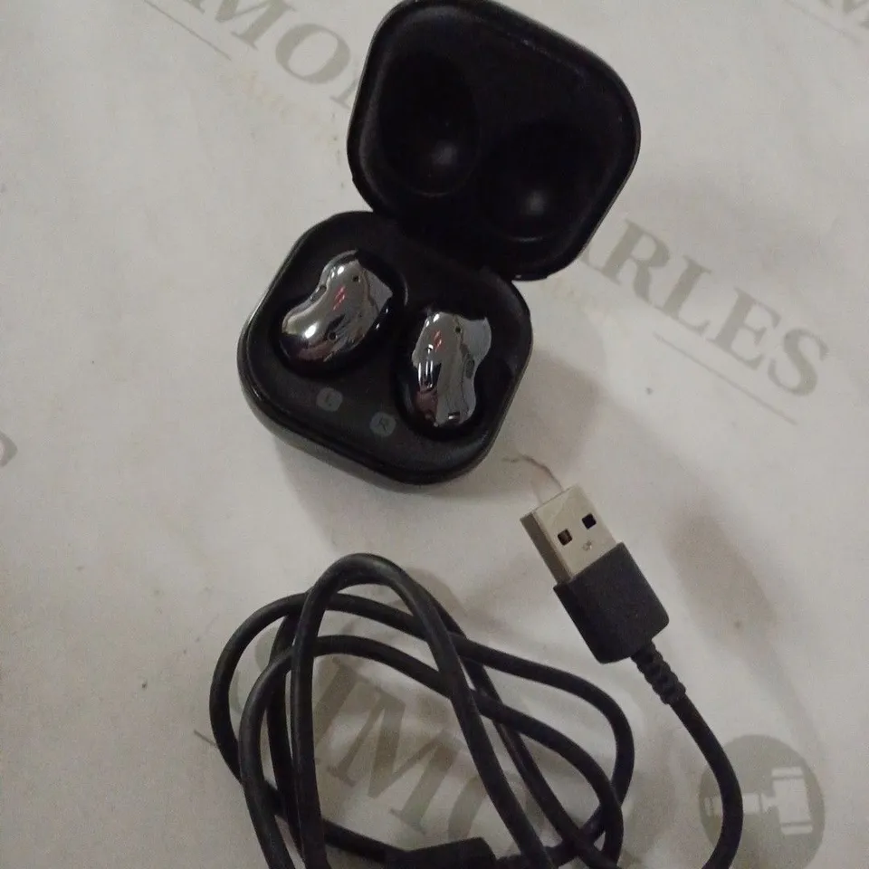 SAMSUNG BUDS LIVE