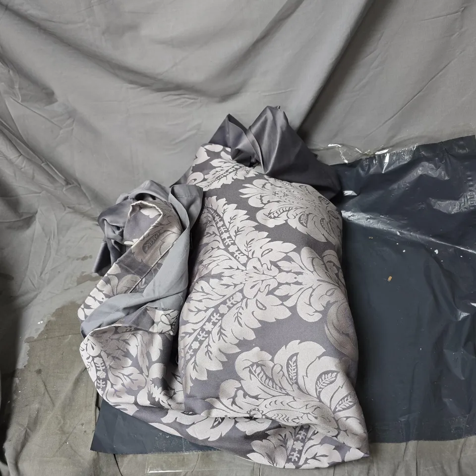 BOSTON JACQUARD LINED PENCIL PLEAT CURTAINS UNBOXED