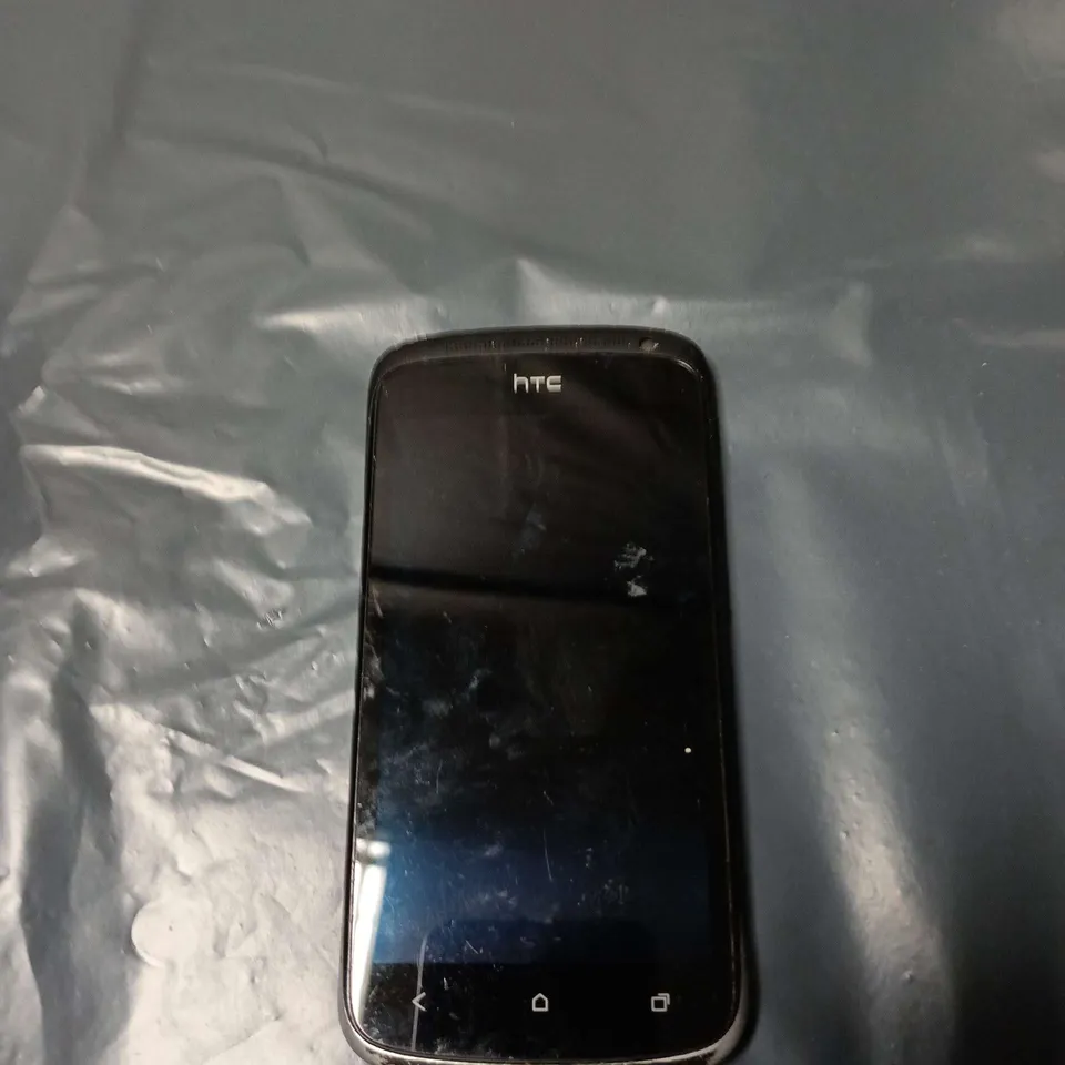 HTC SMARTPHONE WITH BEATS AUDIO – BLACK 