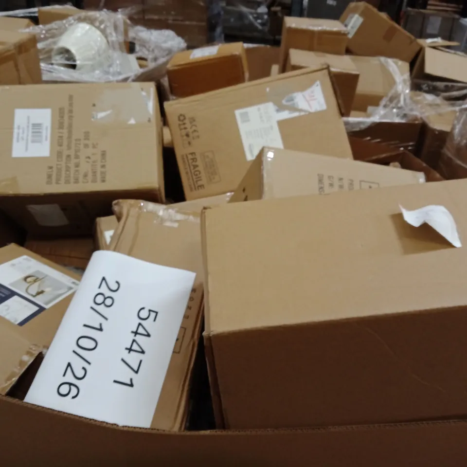 PALLET OF ASSORTED DESIGNER LIGHTING PRODUCTS TO INCLUDE;TOBIAS 3 LIGHT CEILING LIGHT,AMBER TABLE LAMP,FULTON 4 LIGHT SPOTLIGHT BAR