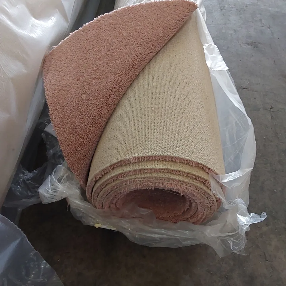 ROLL OF QUALITY TUDOR TWIST REGAL ENGLISH ROSE CARPET // SIZE: APPROXIMATELY 4 X 4.8m