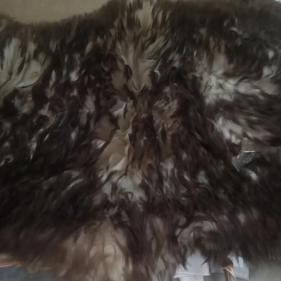 MCMANUS TIPPED SHEEPSKIN DARK BROWN AREA RUG 65X100CM