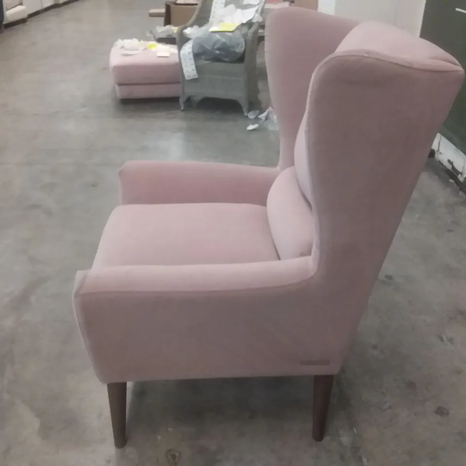 QUALITY BRITISH DESIGNER LOUNGE CO. FLOYD CHAIR ASHEN ROSE FABRIC