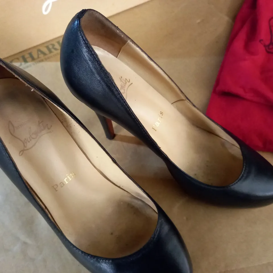 PAIR OF CHRISTIAN LOUBOUTIN BLACK HEELS - 40