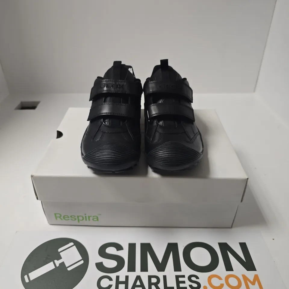 BOXED PAIR OF GEOX SAVAGE SNEAKERS IN BLACK - UK 5