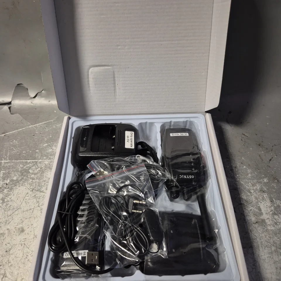 BOXED ESYNIC ESY082 WALKIE TALKIE SET 