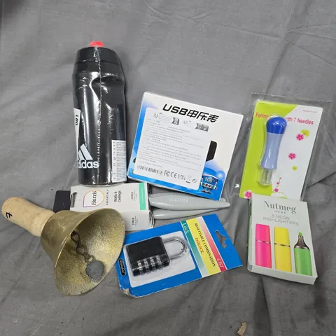 APPROXIMATELY 15 ASSORTED HOUSEHOLD ITEMS TO INCLUDE ADIDAS SPORTS BOTTLE, PADLOCKS, NEON HIGHLIGHTERS, ETC