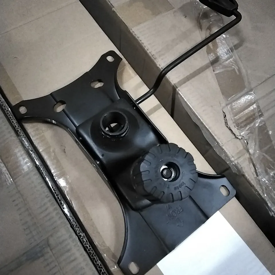 PALLET OF OFFICE CHAIR ACCESSORIES TO INCLUDE CYLINDERS,5 SPOKE CHAIR BASES,OFFICE CHAIR TILT CONTROL MECHANISM AND SNORKELS AND MASKS,